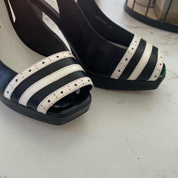 White House Black Market | Stacked Heel Peep Toe - Picture 2 of 6